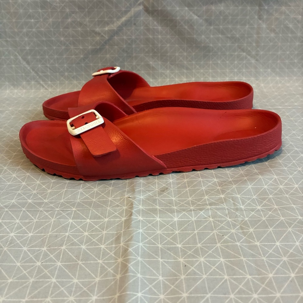 Birkenstock Red EVA Single-Buckle Slide Sandals - Picture 3 of 6